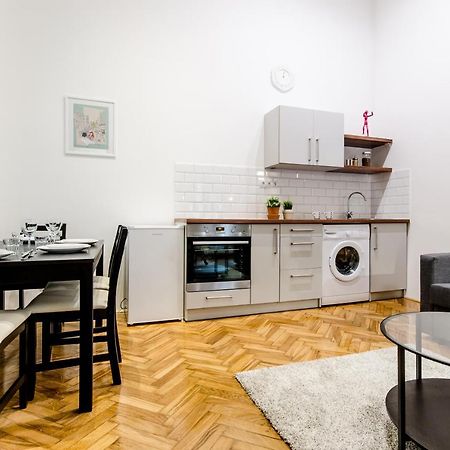 B63 2 Bedroom Apartment In Heart Of City Budapeşte Dış mekan fotoğraf