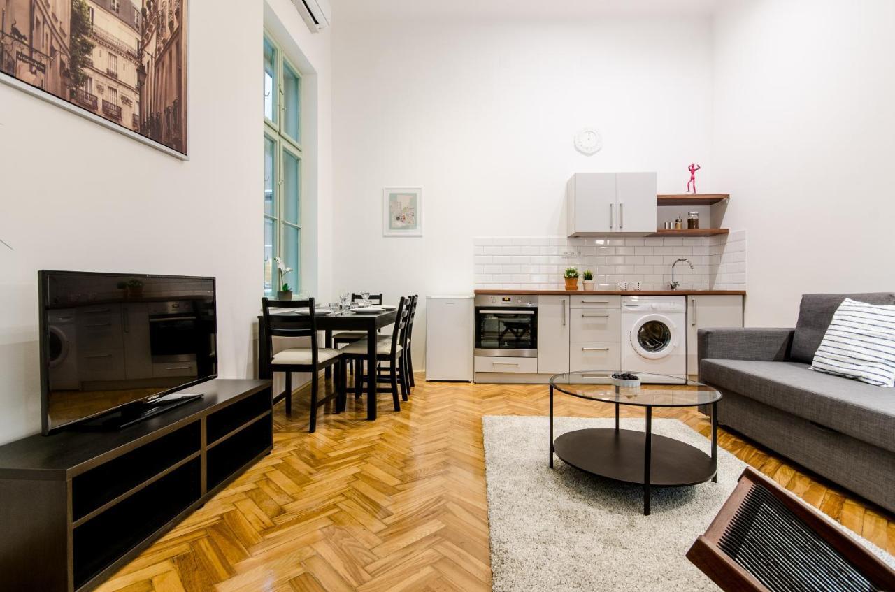 B63 2 Bedroom Apartment In Heart Of City Budapeşte Dış mekan fotoğraf