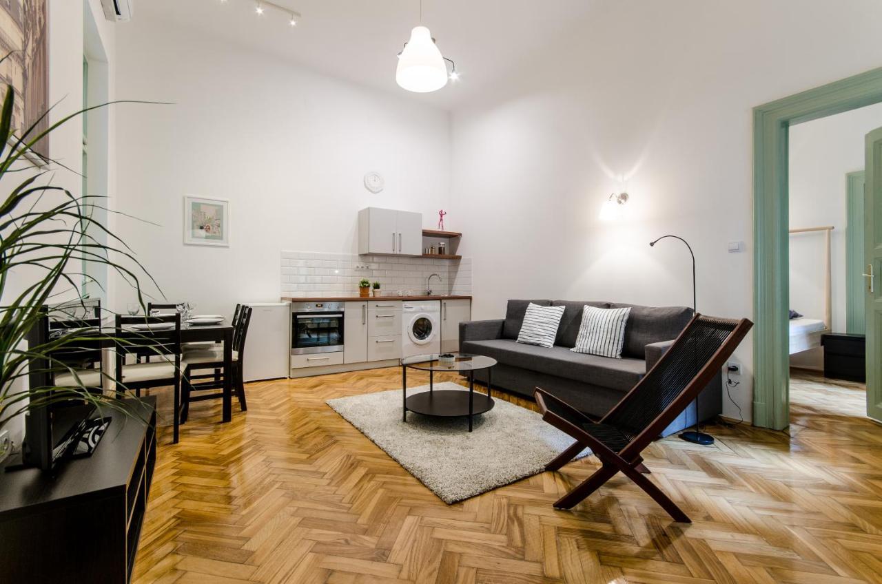 B63 2 Bedroom Apartment In Heart Of City Budapeşte Dış mekan fotoğraf